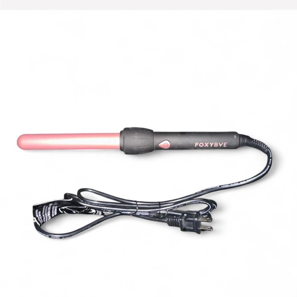 NWOT - Foxy Bae Rose Gold 25mm Curling Wand